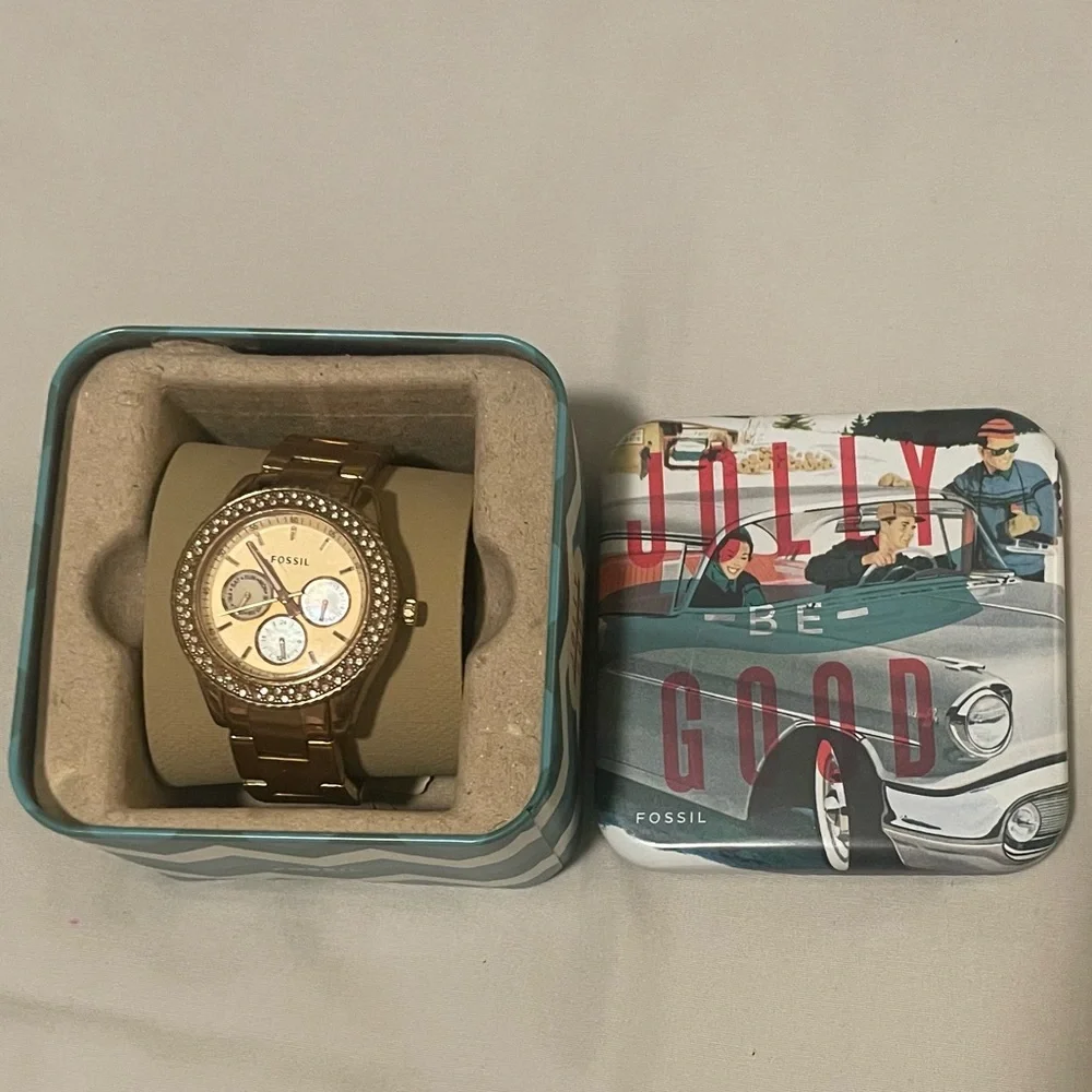 Fossil Rose Gold Women’s Watch with Crystal Accents - Picture 2 of 8